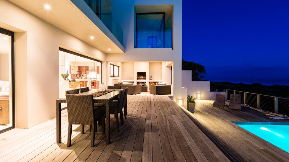 The Deck Pool Bar & Grill