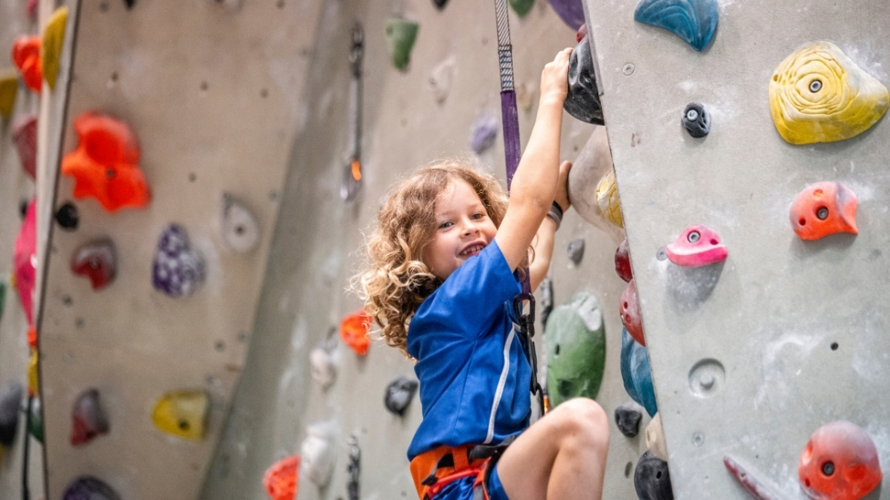 Climbing wall abu dhabi