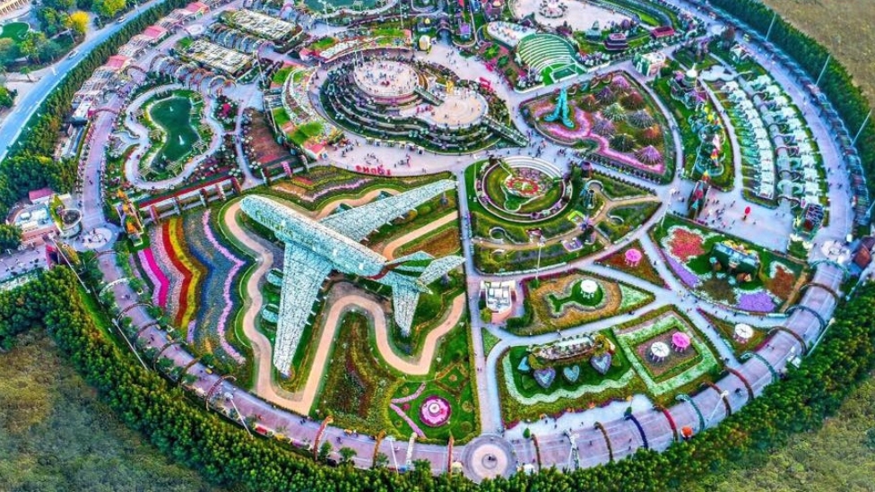 Dubai Garden Glow