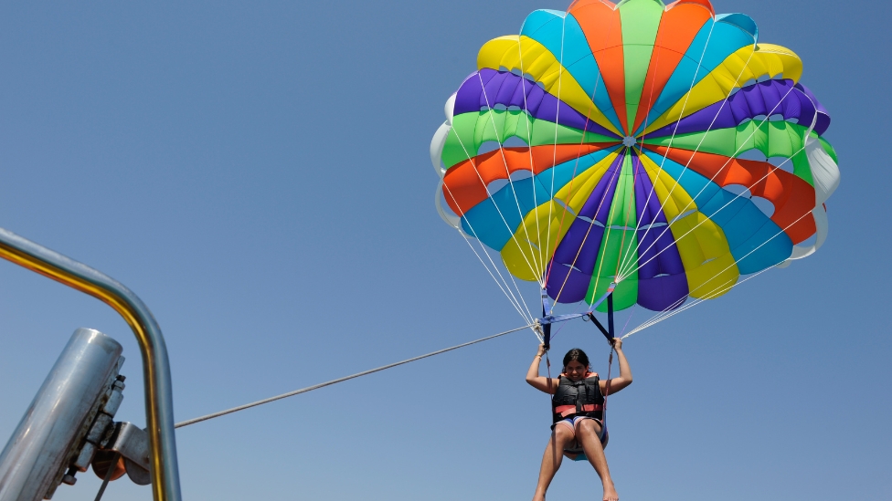 Dubai Parasailing