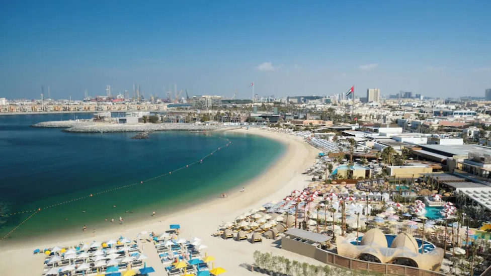 La Mer Beach